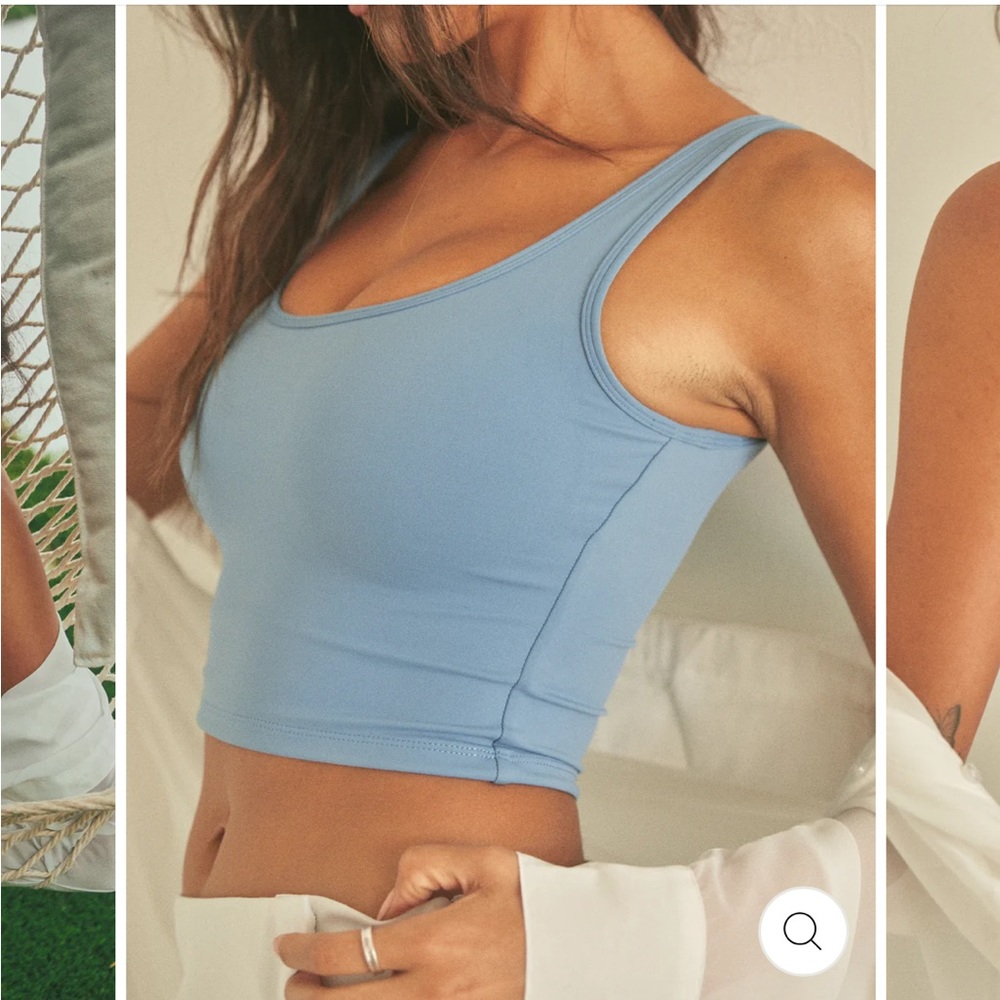 Klassy Network scoop neck crop Brami💙